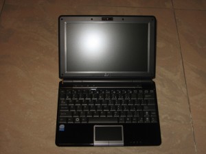 EeePC 1000 內籠