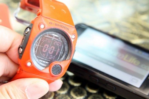 UnwireLife 記者透過 3HK 的 HSDPA 網絡,於數碼港商場內,以 Pixon M8800H 連接到 UnwireLife 主頁。發現需時 1 分 2 秒左右才完全載入頁面,表現還算理想。另外由於屏幕解像度只有 240 x 400 pixels,所以瀏覽範圍有限,但字體大小適中,瀏覽時還算舒服。 UnwireLife 記者透過 3HK 的 HSDPA 網絡,於數碼港商場內,以 Pixon M8800H 連接到 UnwireLife 主頁。發現需時 1 分 2 秒左右才完全載入頁面,表現還算理想。另外由於屏幕解像度只有 240 x 400 pixels,所以瀏覽範圍有限,但字體大小適中,瀏覽時還算舒服。