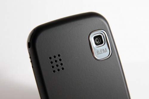 設有 200 萬像素鏡頭,卻未備有補光燈,攝影質素只屬一般。 設有 200 萬像素鏡頭,卻未備有補光燈,攝影質素只屬一般。