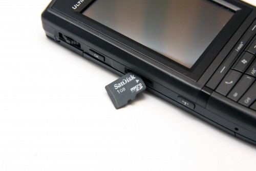 支援 MicroSD 記憶卡。