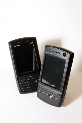 Ultimate 6150 可說是 8150 的「親弟弟」，因為機身設計、規格幾乎相同，只是一個數字鍵盤的差別而已。