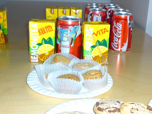 在全暗環境開啟閃燈拍攝，發現效果理想，色彩還原度高，而且清晰度算不俗。但雜訊頗高，拍攝時要注意這一點。