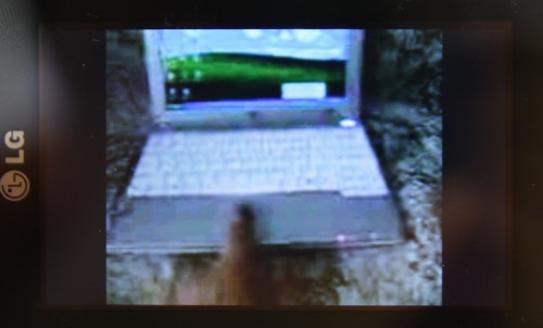 以 LG Renoir 配合 HSDPA 網絡欣賞 YouTube 短片，效果還算不俗。