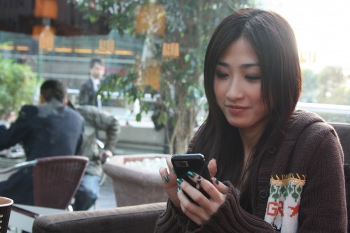 Leanne 操控 Omnia i908 實況。