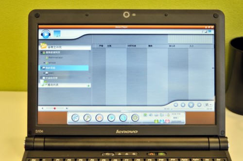 音樂播放器操控簡易，容易上手。