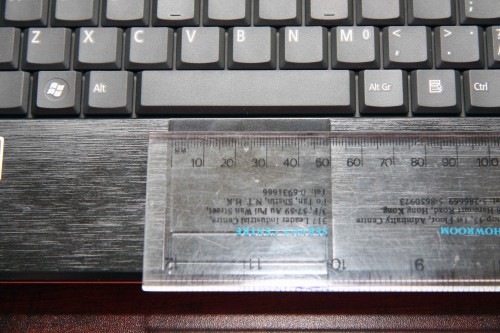 TouchPad 橫向長度：49mm