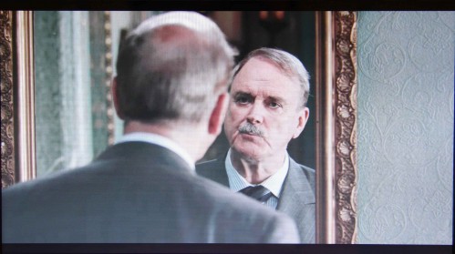 10 吋 Aspire One 播放 720p 高清電影預告片的實際效果。