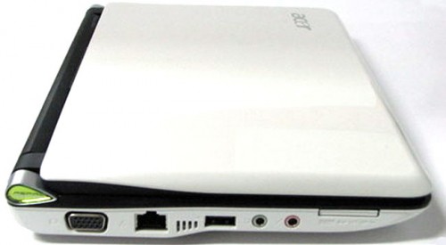 機身左側端子也與一般 netbook 相差無幾,也是 D-Sub 輸出、10/100Mbps LAN、USB 2.0 插槽、耳機及咪高峰插孔、及多合一讀卡器,不過上代還多設一個 SD 讀卡器作永久外置存儲的設計,卻因此代採用 160GB 硬碟而被取消了。 機身左側端子也與一般 netbook 相差無幾,也是 D-Sub 輸出、10/100Mbps LAN、USB 2.0 插槽、耳機及咪高峰插孔、及多合一讀卡器,不過上代還多設一個 SD 讀卡器作永久外置存儲的設計,卻因此代採用 160GB 硬碟而被取消了。