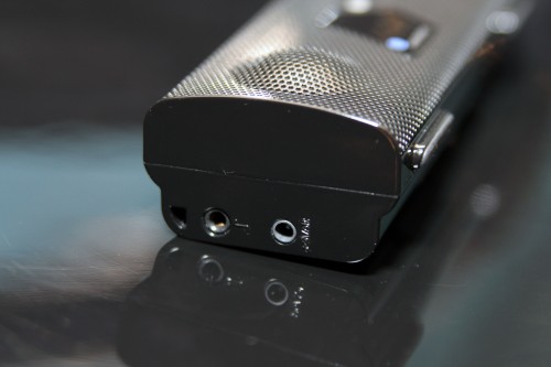 FoxLmb 喇叭左側。 FoxLmb 喇叭左側。