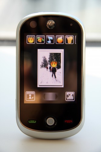 進入「相片修改大師」介面,更可在相片中加入不同圖案,十分適合喜歡玩相的少男少女使用。 進入「相片修改大師」介面,更可在相片中加入不同圖案,十分適合喜歡玩相的少男少女使用。