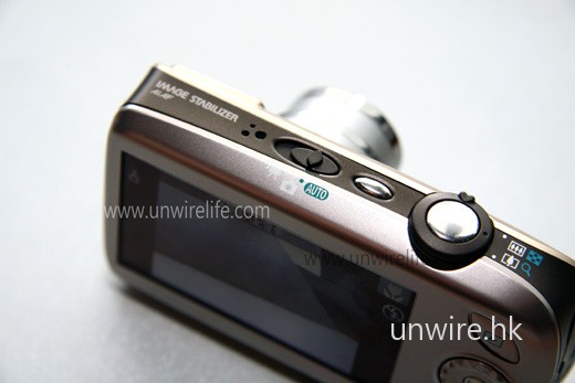 只要將機頂按鍵撥到「AUTO」，便可啟動自動場景偵測模式。