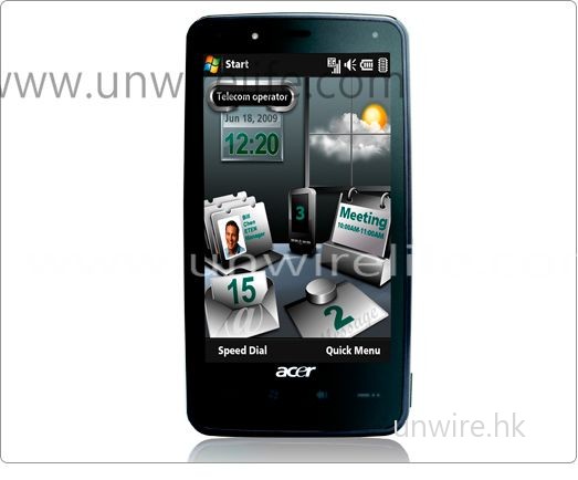 F900 可說是 M900 的入門版，抽走了鍵盤及指紋辨識功能，但售價應更實惠。