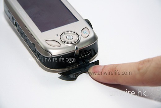 機身設有 HDMI 輸出端子，可將拍攝了的高清影片，無失真輸出至外置顯示器，例如：LCD 顯示器、LCD TV 播放。