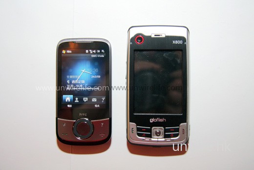 與同樣是主打 GPS 導航的 Glofiish X800 相比,Touch Cruise 幾乎細了 1/5,體積剛剛好。 與同樣是主打 GPS 導航的 Glofiish X800 相比,Touch Cruise 幾乎細了 1/5,體積剛剛好。