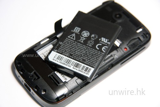 電池容量為 1,100mAh,如非常開 GPS 功能,用上一日應問題不大。 電池容量為 1,100mAh,如非常開 GPS 功能,用上一日應問題不大。