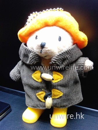 使用自動模式拍攝,啟動影像穩定功能,以防攝影時手震影響效果。像素設定為 500 萬,筆者發現效果不俗,頗能表現現場氣氛,而且細緻度頗高,小熊衣服上的直紋亦清晰可見,表現令人讚賞。 使用自動模式拍攝,啟動影像穩定功能,以防攝影時手震影響效果。像素設定為 500 萬,筆者發現效果不俗,頗能表現現場氣氛,而且細緻度頗高,小熊衣服上的直紋亦清晰可見,表現令人讚賞。