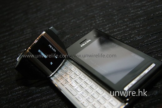 接駁後,用家可在手錶上瀏覽來電顯示...... 接駁後,用家可在手錶上瀏覽來電顯示......