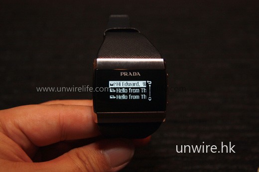 用家亦可在手錶上瀏覽所有短訊。 用家亦可在手錶上瀏覽所有短訊。