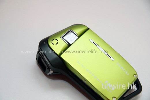 與 WH1 相比,CA9 可拍攝高達 900 萬像素的相片,似乎較適合較喜歡拍照的用家使用。 與 WH1 相比,CA9 可拍攝高達 900 萬像素的相片,似乎較適合較喜歡拍照的用家使用。