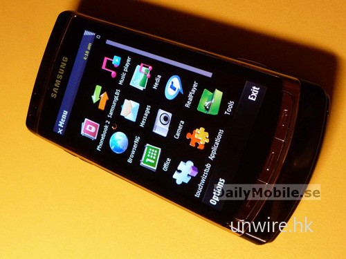 由於與 5800 XpressMusic 一樣採用 Symbian S60 v.5 作業系統,所以介面亦幾乎一樣。 由於與 5800 XpressMusic 一樣採用 Symbian S60 v.5 作業系統,所以介面亦幾乎一樣。